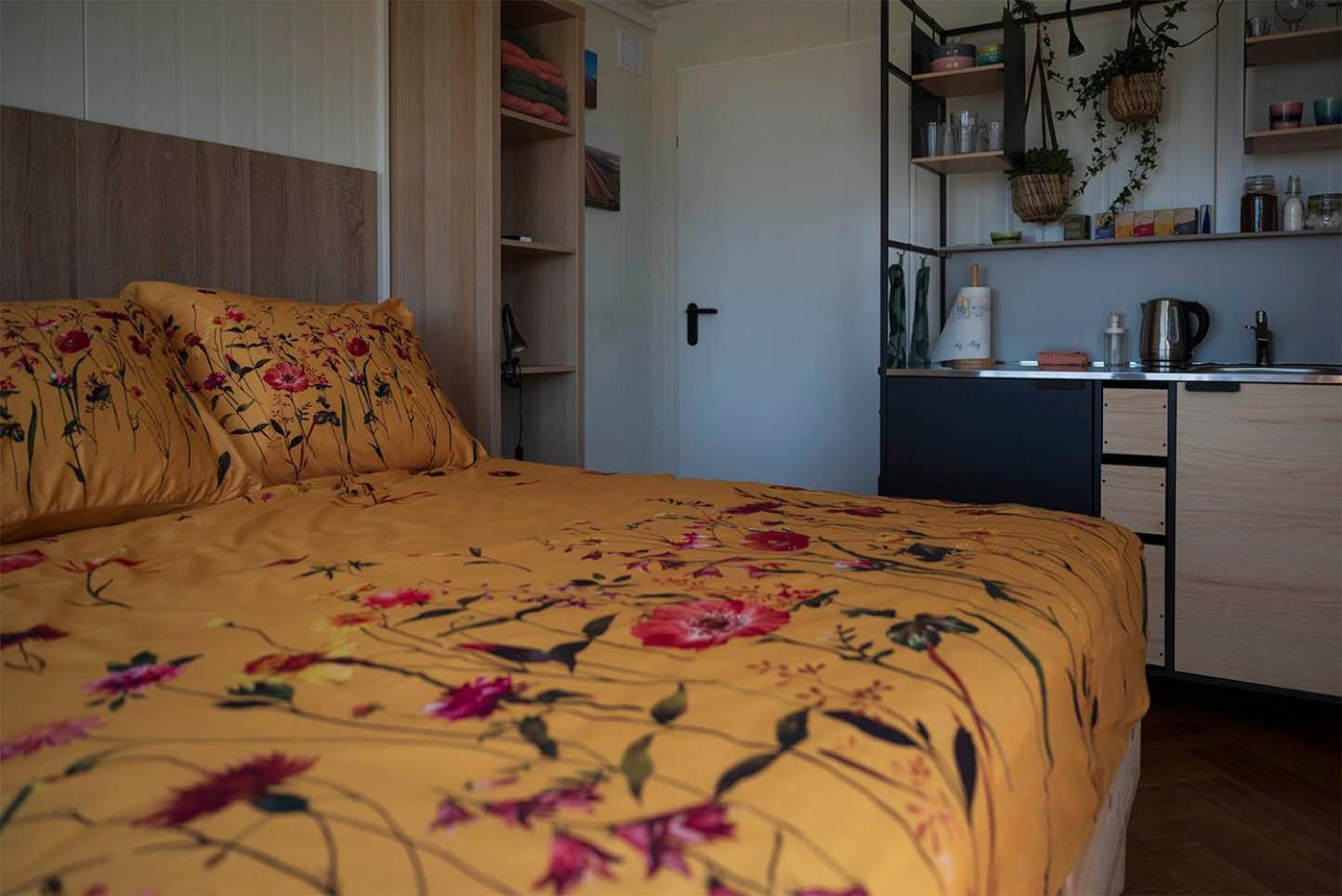 Bloem & Bed Acomodação com café da manhã 't Zand Exterior foto
